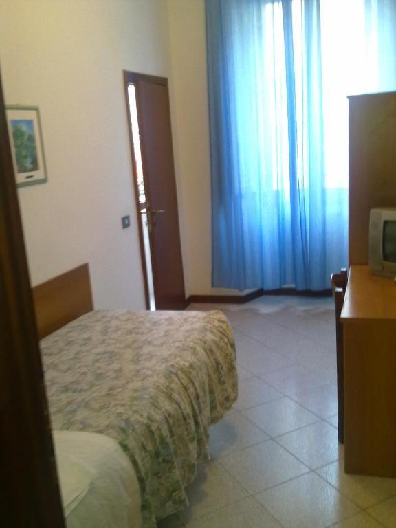 Albergo Italia Di Nardi Renzo & C Snc Poggibonsi Bilik gambar